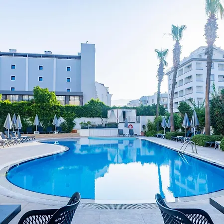 Motto Premium Hotel&spa מלון 4*