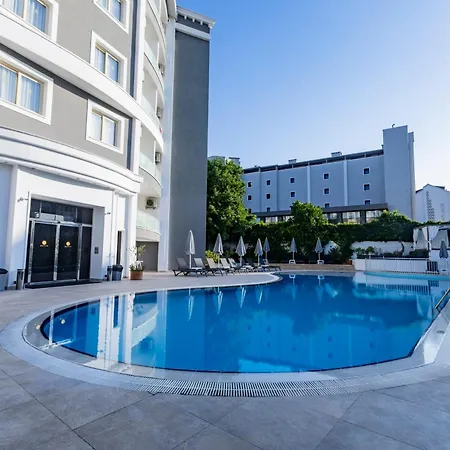 Motto Premium Hotel&spa מלון