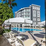 Motto Premium Hotel&spa 4* 马尔马里斯